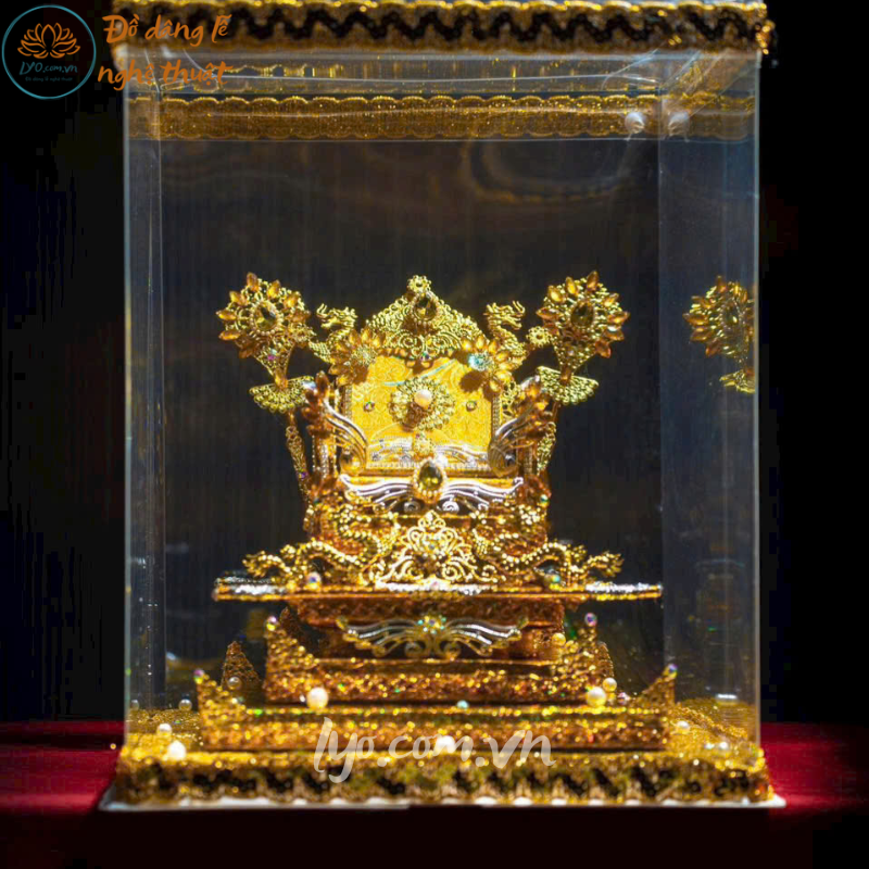 Ngai Quan Hoàng Mười LYO-058 thể hiện nghiêm trang đặc trưng